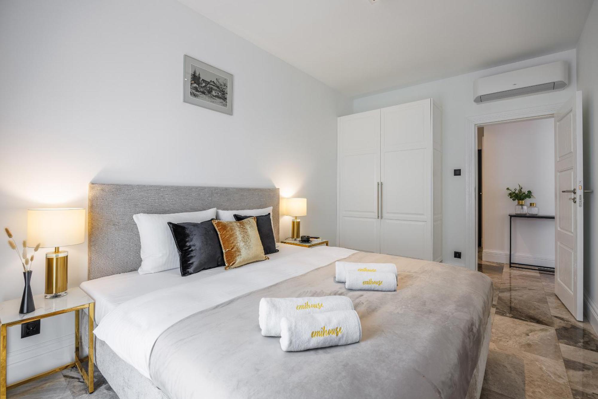 Emihouse Riverside Premium Apartments & Free Parking 热舒夫 外观 照片
