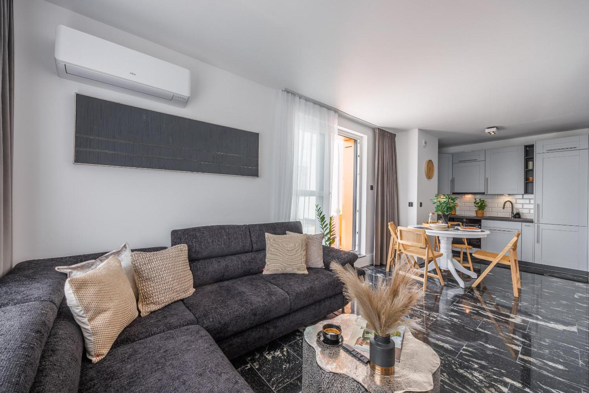 Emihouse Riverside Premium Apartments & Free Parking 热舒夫 外观 照片