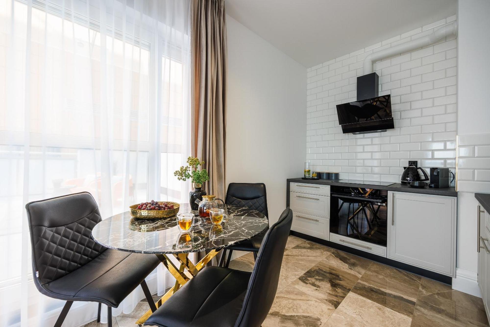 Emihouse Riverside Premium Apartments & Free Parking 热舒夫 外观 照片