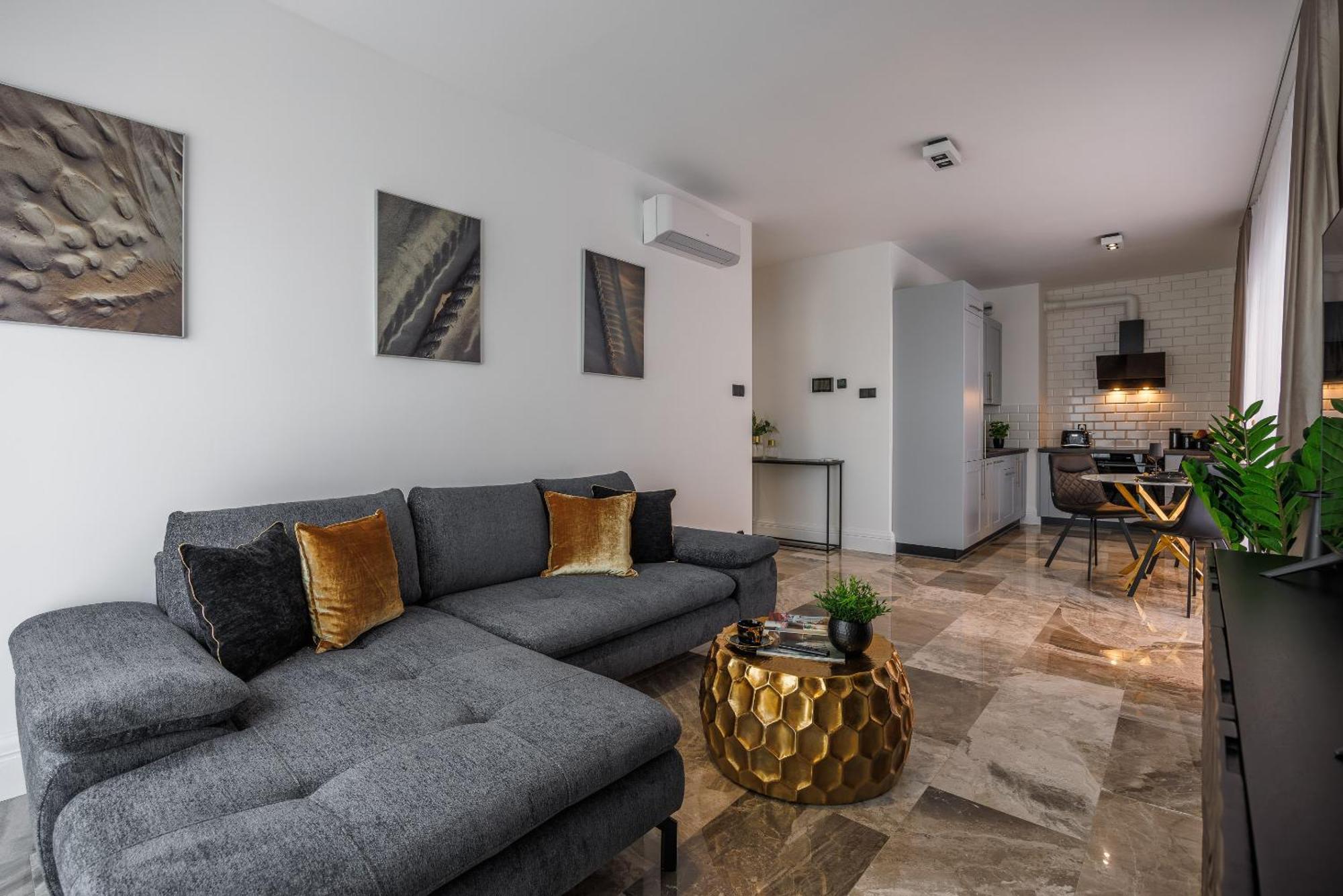 Emihouse Riverside Premium Apartments & Free Parking 热舒夫 外观 照片