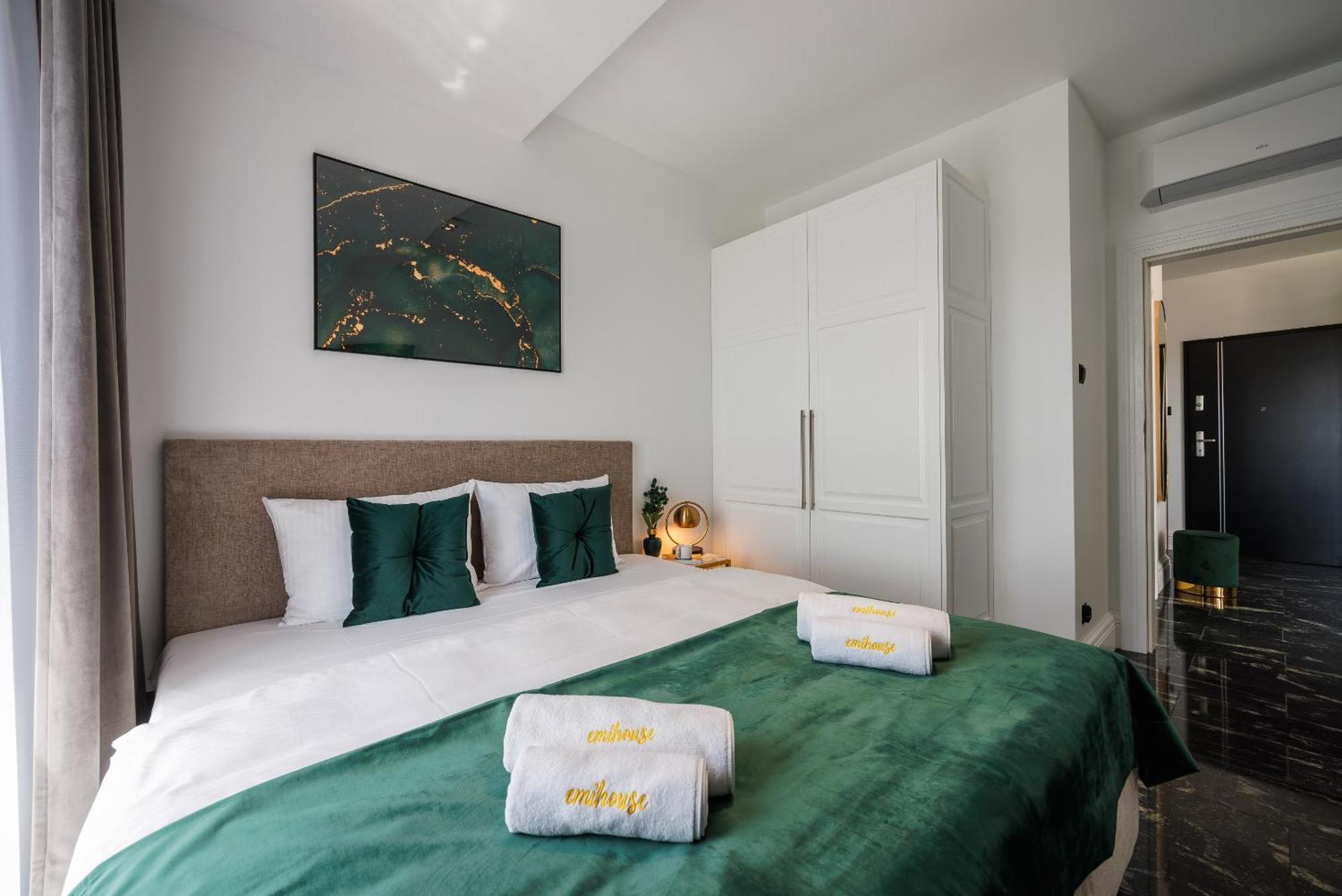 Emihouse Riverside Premium Apartments & Free Parking 热舒夫 外观 照片